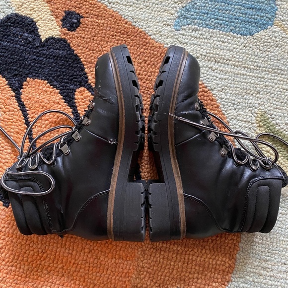 Esprit I Erica Boot I Black I ***BEAT UP*** - Picture 5 of 16